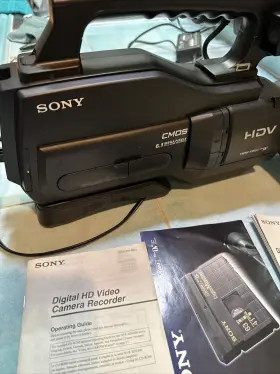 Hvr-hd1000n Sony Video Camera W Charger Battery And Case #3