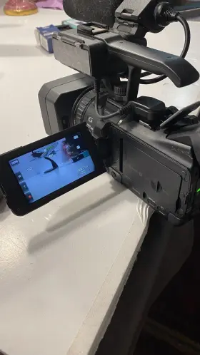 Hxr-nx70u Sony 96gb High Definition Compact Camcorder Nxcam #3