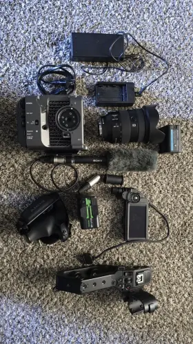 Ilme-fx6vk Sony Edi 1 Fx6 Digital Cinema Camera Kit With 24-105mm Lens - Bundle