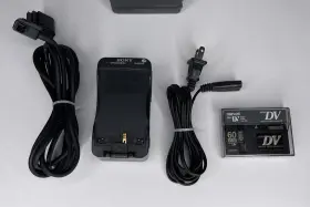 Dcr-pc10 Sony Pc10e Handycam Minidv Camera Battery / Charger Tested Read #2