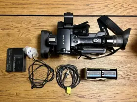 Pmw-ex280 Sony Pmw-200 1/2 Inch 3cmos Xdcam Hd422 Camcorder With Accessories