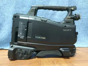 Pxw-x500 Sony Hdcam Xavc Solid State Memory Camcorder Body Only -no Accessories