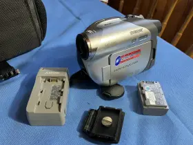 Screen-dvd105 Sony Camcorder Dcr-dvd105 With Case