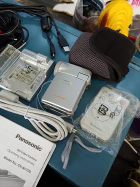 Sv-av100 Sony Panasonic - D-snap Handycam Camcorder Tested Mint Lot #2