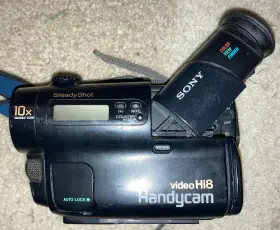 Ccd-tr500 Sony Tr500 Handycam Hi-8 Tape Standard Definition Camcorder Not Tested