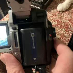 Dcr-trv530 Sony Trv-530 Handycam Digital-8 Camcorder - Ntsc Silver Hi8 #3
