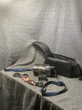 Trv517 Sony Dcr Handycam Digital 8 Camcorder As-is Untested 2 Batteries
