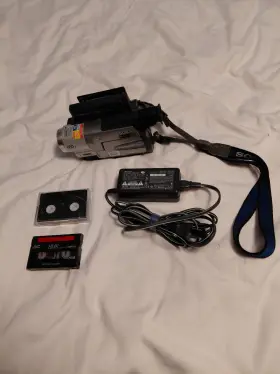 Trv58e Sony Vintage Handycam Ccd- Hi8 Camcorder Lot 755