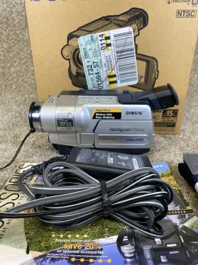 Tvr118 Sony Handycam Hi-8 Camcorder With Batteries And Charger Not Tested