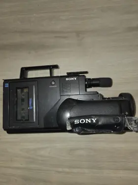 Ccd-v7af-e Sony V7af-e Video 8 Vintage Camcorder With Hard Case