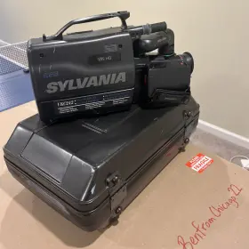 Vkc242av01 Sylvania High Shutter Ccd Vhs Camcorder Model Vkc242 Untested Parts Only
