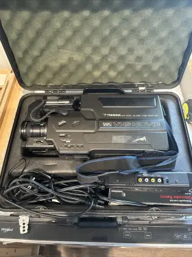 C7100 Teknika Vintage Rare Vhs Camcorder 1987 Includes 2 Batteries Case Ac Adapt