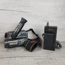Kx-77 Yashica Kyocera Samurai Video 8 Camera Recorder With Strap And Ac Adaptor