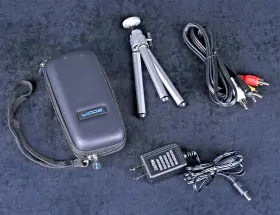 Zoom 884354008659 Q3 Blue Handy Video Recorder With Accessories - Works Fine No Memory Card