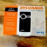Sylvania DV-2100 Digital Video Camera Blue 2.0" Lcd Screen 4X Zoom Usb. Fixed Price $24.99.
