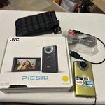 Jvc Picsio GC-FM2YU Hd Memory Digital Camcorder 1080P 5.13 Mp. Fixed Price $113.74.