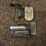 Canon ZR950 Mini Dv Camcorder, Battery, Charger, Remote - Tested And Working. Fixed Price $89.95.