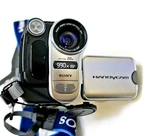 Sony CCD-TRV138 HI-8 Camcorder W/charger, Extra Battery, New Tape+cary Bag Exc++. Fixed Price $140.00.