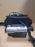 Samsung SCL320 Video Camera With Case Untested. Fixed Price $35.10.