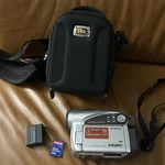 Hitachi DZ-GX5020A Dvd Rw Video Camcorder 30X Zoom Plus Extras Untested. Fixed Price $23.75.