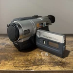 Sony CCD-TRV308 Handycam Vision HI8 Camcorder 20X/460X Zoom Silver. Fixed Price $139.86.