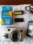 Sony Cyber-shot DSC-V1 Compact Digital Camera With Zeiss Lens And Accessories. Fixed Price $151.82.