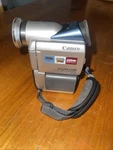 Elura 40 Digital Video Camcorder With Battery,untested No Chargers. Fixed Price $30.00.
