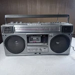Vintage Jvc RC-M50JW Stereo Boombox Ghettoblaster Am/fm/sw Cassette Biphonic. Fixed Price $345.00.
