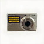 Sony Cyber-shot DSC-S780 8.1MP Digital Camera Silver. Fixed Price $35.00.