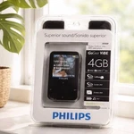Philips Gogear Vibe 4GB MP3 Video Player Black SA2VBE04KW/17 New Sealed 2010. Fixed Price $48.95.